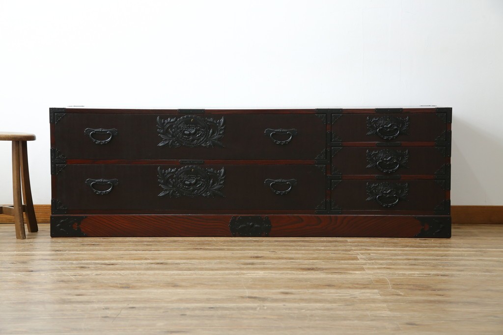 中古　美品!!　希少　仙台箪笥　特注モデル!!　和の空間を格上げする布目塗り仕上げのローチェスト　定価約80万円相当　(R-083345)