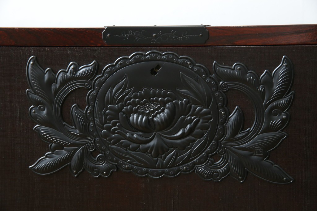 中古　美品!!　希少　仙台箪笥　特注モデル!!　和の空間を格上げする布目塗り仕上げのローチェスト　定価約80万円相当　(R-083345)