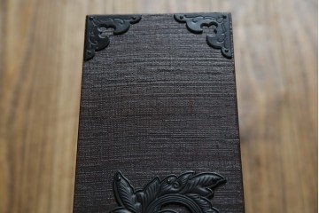 中古　美品!!　希少　仙台箪笥　特注モデル!!　和の空間を格上げする布目塗り仕上げのローチェスト　定価約80万円相当　(R-083345)