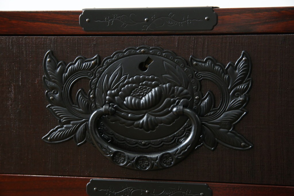 中古　美品!!　希少　仙台箪笥　特注モデル!!　和の空間を格上げする布目塗り仕上げのローチェスト　定価約80万円相当　(R-083345)