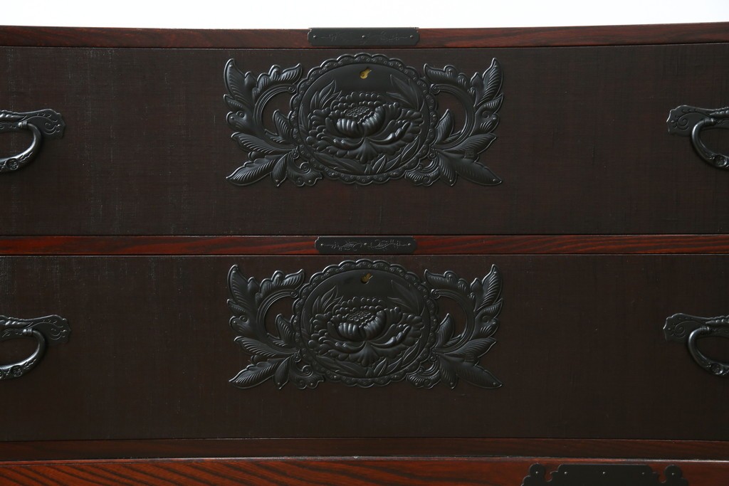 中古　美品!!　希少　仙台箪笥　特注モデル!!　和の空間を格上げする布目塗り仕上げのローチェスト　定価約80万円相当　(R-083345)