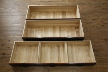 中古　美品!!　希少　仙台箪笥　特注モデル!!　和の空間を格上げする布目塗り仕上げのローチェスト　定価約80万円相当　(R-083345)