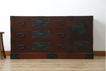 中古　美品　欅産業　凝ったつくりの大振りの金具が目を惹く仙台箪笥サイドボード　(R-083346)