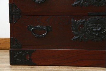 中古　美品　欅産業　凝ったつくりの大振りの金具が目を惹く仙台箪笥サイドボード　(R-083346)