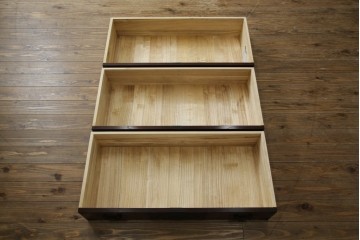 中古　美品　欅産業　凝ったつくりの大振りの金具が目を惹く仙台箪笥サイドボード　(R-083346)