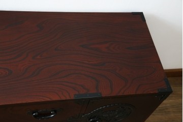 中古　美品　欅産業　凝ったつくりの大振りの金具が目を惹く仙台箪笥サイドボード　(R-083346)