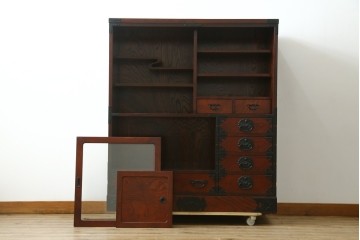 中古　美品　仙台民芸箪笥(仙台箪笥)　欅産業　拭き漆塗り　華やかな金具の茶箪笥　(R-083348)
