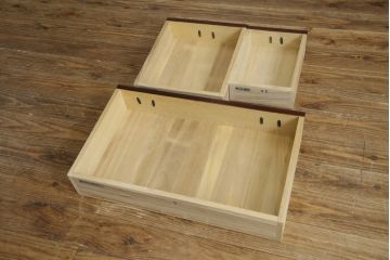 中古　美品　仙台民芸箪笥(仙台箪笥)　欅産業　拭き漆塗り　華やかな金具の茶箪笥(茶棚、飾り棚、戸棚、収納棚)(R-083348)