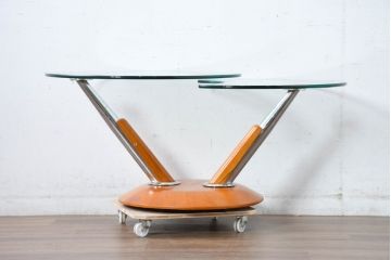 中古　美品　IDC大塚家具取り扱い　ドイツ高級家具　Ronald Schmitt (ロナルドシュミット)　スタイリッシュな佇まいの可動式ガラステーブル(センターテーブル、リビングテーブル、カフェテーブル、コーヒーテーブル)(R-083349)