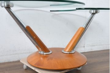 中古　美品　IDC大塚家具取り扱い　ドイツ高級家具　Ronald Schmitt (ロナルドシュミット)　スタイリッシュな佇まいの可動式ガラステーブル(センターテーブル、リビングテーブル、カフェテーブル、コーヒーテーブル)(R-083349)
