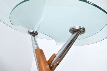 中古　美品　IDC大塚家具取り扱い　ドイツ高級家具　Ronald Schmitt (ロナルドシュミット)　スタイリッシュな佇まいの可動式ガラステーブル(センターテーブル、リビングテーブル、カフェテーブル、コーヒーテーブル)(R-083349)