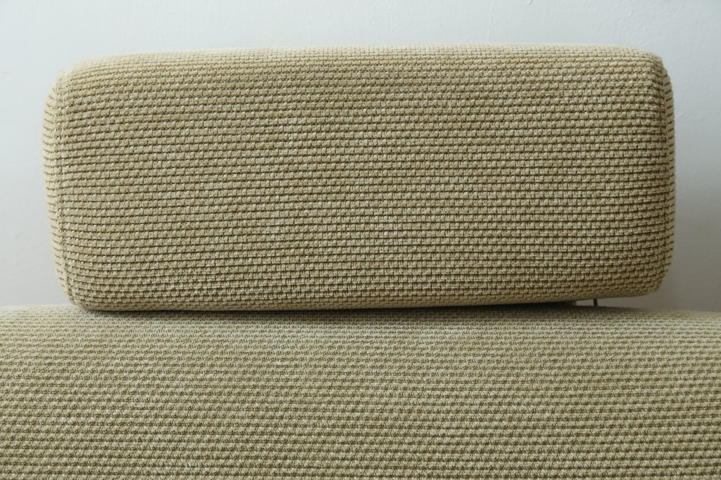 新古　未使用展示品　美品　柏木工(KASHIWA)　ナラ材　CIGARRO(シガーロ)　木の温もりと曲線美が魅力的なヘッドレスト2人掛けソファ　定価約26万円　(R-083352)