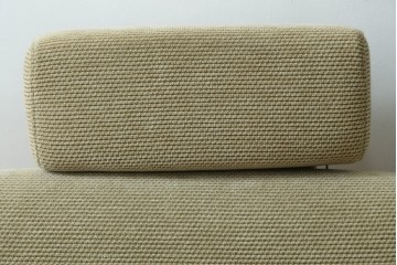 新古　未使用展示品　美品　柏木工(KASHIWA)　ナラ材　CIGARRO(シガーロ)　木の温もりと曲線美が魅力的なヘッドレスト2人掛けソファ　定価約26万円　(R-083352)