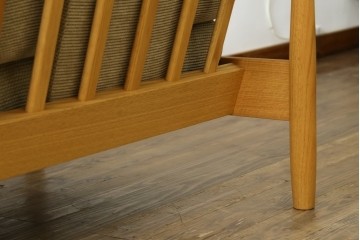 新古　未使用展示品　美品　柏木工(KASHIWA)　ナラ材　CIGARRO(シガーロ)　木の温もりと曲線美が魅力的なヘッドレスト2人掛けソファ　定価約26万円　(R-083352)