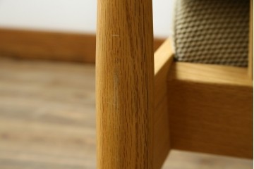 新古　未使用展示品　美品　柏木工(KASHIWA)　ナラ材　CIGARRO(シガーロ)　木の温もりと曲線美が魅力的なヘッドレスト2人掛けソファ　定価約26万円　(R-083352)