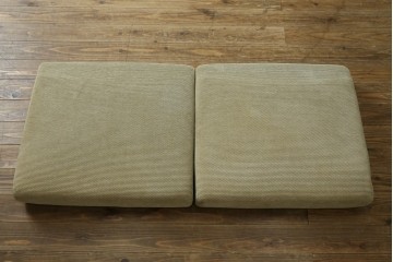 新古　未使用展示品　美品　柏木工(KASHIWA)　ナラ材　CIGARRO(シガーロ)　木の温もりと曲線美が魅力的なヘッドレスト2人掛けソファ　定価約26万円　(R-083352)