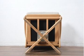 中古　美品　HAMAMOTO(浜本工芸)　ナラ材　和・洋どちらの空間にも取り入れやすい回転リビングチェア(イージーチェア、ダイニングチェア、回転ソファ、アームチェア、回転椅子、イス、回転チェア)(定価約12万円)(R-083353)