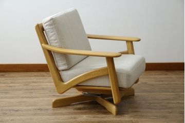 中古　美品　HAMAMOTO(浜本工芸)　ナラ材　和・洋どちらの空間にも取り入れやすい回転リビングチェア(イージーチェア、ダイニングチェア、回転ソファ、アームチェア、回転椅子、イス、回転チェア)(定価約12万円)(R-083353)