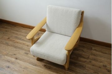 中古　美品　HAMAMOTO(浜本工芸)　ナラ材　和・洋どちらの空間にも取り入れやすい回転リビングチェア(イージーチェア、ダイニングチェア、回転ソファ、アームチェア、回転椅子、イス、回転チェア)(定価約12万円)(R-083353)