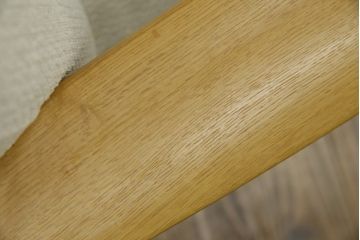 中古　美品　HAMAMOTO(浜本工芸)　ナラ材　和・洋どちらの空間にも取り入れやすい回転リビングチェア(イージーチェア、ダイニングチェア、回転ソファ、アームチェア、回転椅子、イス、回転チェア)(定価約12万円)(R-083353)