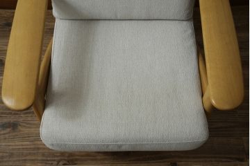 中古　美品　HAMAMOTO(浜本工芸)　ナラ材　和・洋どちらの空間にも取り入れやすい回転リビングチェア(イージーチェア、ダイニングチェア、回転ソファ、アームチェア、回転椅子、イス、回転チェア)(定価約12万円)(R-083353)