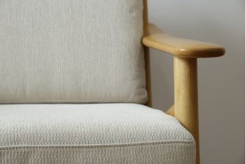 中古　美品　HAMAMOTO(浜本工芸)　ナラ材　和・洋どちらの空間にも取り入れやすい回転リビングチェア(イージーチェア、ダイニングチェア、回転ソファ、アームチェア、回転椅子、イス、回転チェア)(定価約12万円)(R-083353)