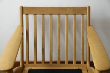 中古　美品　HAMAMOTO(浜本工芸)　ナラ材　和・洋どちらの空間にも取り入れやすい回転リビングチェア(イージーチェア、ダイニングチェア、回転ソファ、アームチェア、回転椅子、イス、回転チェア)(定価約12万円)(R-083353)