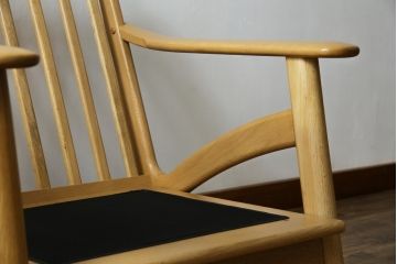 中古　美品　HAMAMOTO(浜本工芸)　ナラ材　和・洋どちらの空間にも取り入れやすい回転リビングチェア(イージーチェア、ダイニングチェア、回転ソファ、アームチェア、回転椅子、イス、回転チェア)(定価約12万円)(R-083353)