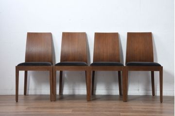 中古　希少な廃番品　アルモニア(Armonia)　ウォールナット材　すっきりとしたデザインのモダンなダイニングチェア4脚セット(椅子、イス、バラ売り可能)(R-083356)