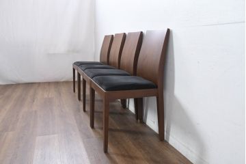 中古　希少な廃番品　アルモニア(Armonia)　ウォールナット材　すっきりとしたデザインのモダンなダイニングチェア4脚セット(椅子、イス、バラ売り可能)(R-083356)