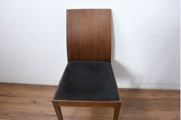 中古　希少な廃番品　アルモニア(Armonia)　ウォールナット材　すっきりとしたデザインのモダンなダイニングチェア4脚セット(椅子、イス、バラ売り可能)(R-083356)