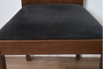 中古　希少な廃番品　アルモニア(Armonia)　ウォールナット材　すっきりとしたデザインのモダンなダイニングチェア4脚セット(椅子、イス、バラ売り可能)(R-083356)