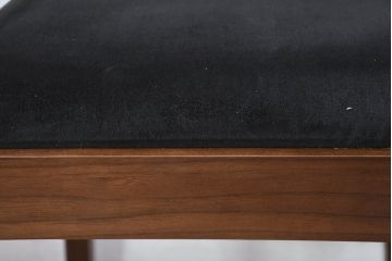 中古　希少な廃番品　アルモニア(Armonia)　ウォールナット材　すっきりとしたデザインのモダンなダイニングチェア4脚セット(椅子、イス、バラ売り可能)(R-083356)