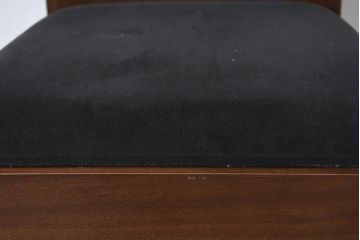 中古　希少な廃番品　アルモニア(Armonia)　ウォールナット材　すっきりとしたデザインのモダンなダイニングチェア4脚セット(椅子、イス、バラ売り可能)(R-083356)