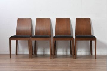 中古　希少な廃番品　アルモニア(Armonia)　ウォールナット材　すっきりとしたデザインのモダンなダイニングチェア4脚セット(椅子、イス、バラ売り可能)(R-083356)