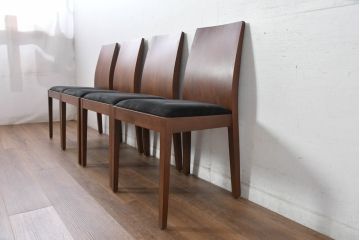 中古　希少な廃番品　アルモニア(Armonia)　ウォールナット材　すっきりとしたデザインのモダンなダイニングチェア4脚セット(椅子、イス、バラ売り可能)(R-083356)