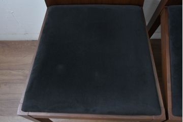 中古　希少な廃番品　アルモニア(Armonia)　ウォールナット材　すっきりとしたデザインのモダンなダイニングチェア4脚セット(椅子、イス、バラ売り可能)(R-083356)