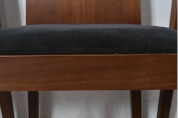 中古　希少な廃番品　アルモニア(Armonia)　ウォールナット材　すっきりとしたデザインのモダンなダイニングチェア4脚セット(椅子、イス、バラ売り可能)(R-083356)