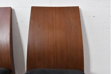 中古　希少な廃番品　アルモニア(Armonia)　ウォールナット材　すっきりとしたデザインのモダンなダイニングチェア4脚セット(椅子、イス、バラ売り可能)(R-083356)