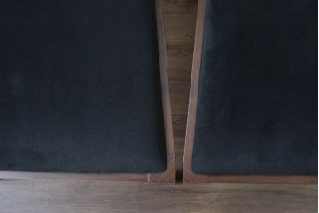 中古　希少な廃番品　アルモニア(Armonia)　ウォールナット材　すっきりとしたデザインのモダンなダイニングチェア4脚セット(椅子、イス、バラ売り可能)(R-083356)