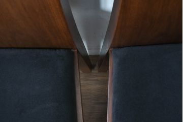 中古　希少な廃番品　アルモニア(Armonia)　ウォールナット材　すっきりとしたデザインのモダンなダイニングチェア4脚セット(椅子、イス、バラ売り可能)(R-083356)