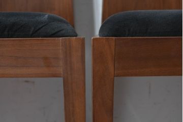 中古　希少な廃番品　アルモニア(Armonia)　ウォールナット材　すっきりとしたデザインのモダンなダイニングチェア4脚セット(椅子、イス、バラ売り可能)(R-083356)