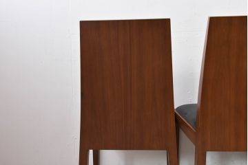 中古　希少な廃番品　アルモニア(Armonia)　ウォールナット材　すっきりとしたデザインのモダンなダイニングチェア4脚セット(椅子、イス、バラ売り可能)(R-083356)