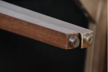 中古　希少な廃番品　アルモニア(Armonia)　ウォールナット材　すっきりとしたデザインのモダンなダイニングチェア4脚セット(椅子、イス、バラ売り可能)(R-083356)