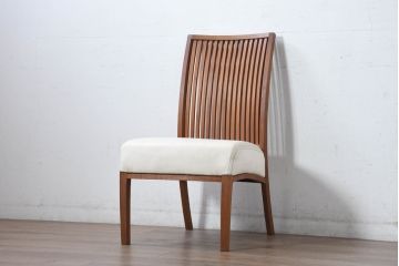 中古　美品　BC工房　ウォールナット材　本革　温かみと高級感を兼ね備えたレザーチェア1脚(ダイニングチェア、椅子、イス)(定価約11万円)(R-083357)