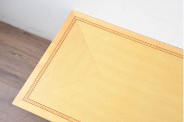中古　超美品　展示品　IDC大塚家具取り扱い　松創(MATSUSO・マツソウ)　ホワイトシカモア　滑らかで柔らかな白い木肌と浮かび上がる繊細な模様に目を惹かれるローテーブル(センターテーブル、リビングテーブル)(定価約70万円)(R-083358)