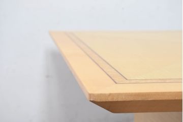 中古　超美品　展示品　IDC大塚家具取り扱い　松創(MATSUSO・マツソウ)　ホワイトシカモア　滑らかで柔らかな白い木肌と浮かび上がる繊細な模様に目を惹かれるローテーブル(センターテーブル、リビングテーブル)(定価約70万円)(R-083358)