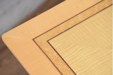 中古　超美品　展示品　IDC大塚家具取り扱い　松創(MATSUSO・マツソウ)　ホワイトシカモア　滑らかで柔らかな白い木肌と浮かび上がる繊細な模様に目を惹かれるローテーブル(センターテーブル、リビングテーブル)(定価約70万円)(R-083358)