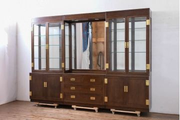 中古　希少な廃番品!!　カリモク家具(karimoku)　domani(ドマーニ)　分解可能なユニット式特大キャビネット(飾り棚、ガラスキャビネット、ガラスケース、ショーケース、コレクションケース、キュリオケース、店舗什器)(R-083359)