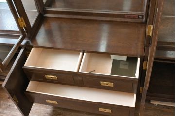 中古　希少な廃番品!!　カリモク家具(karimoku)　domani(ドマーニ)　分解可能なユニット式特大キャビネット(飾り棚、ガラスキャビネット、ガラスケース、ショーケース、コレクションケース、キュリオケース、店舗什器)(R-083359)